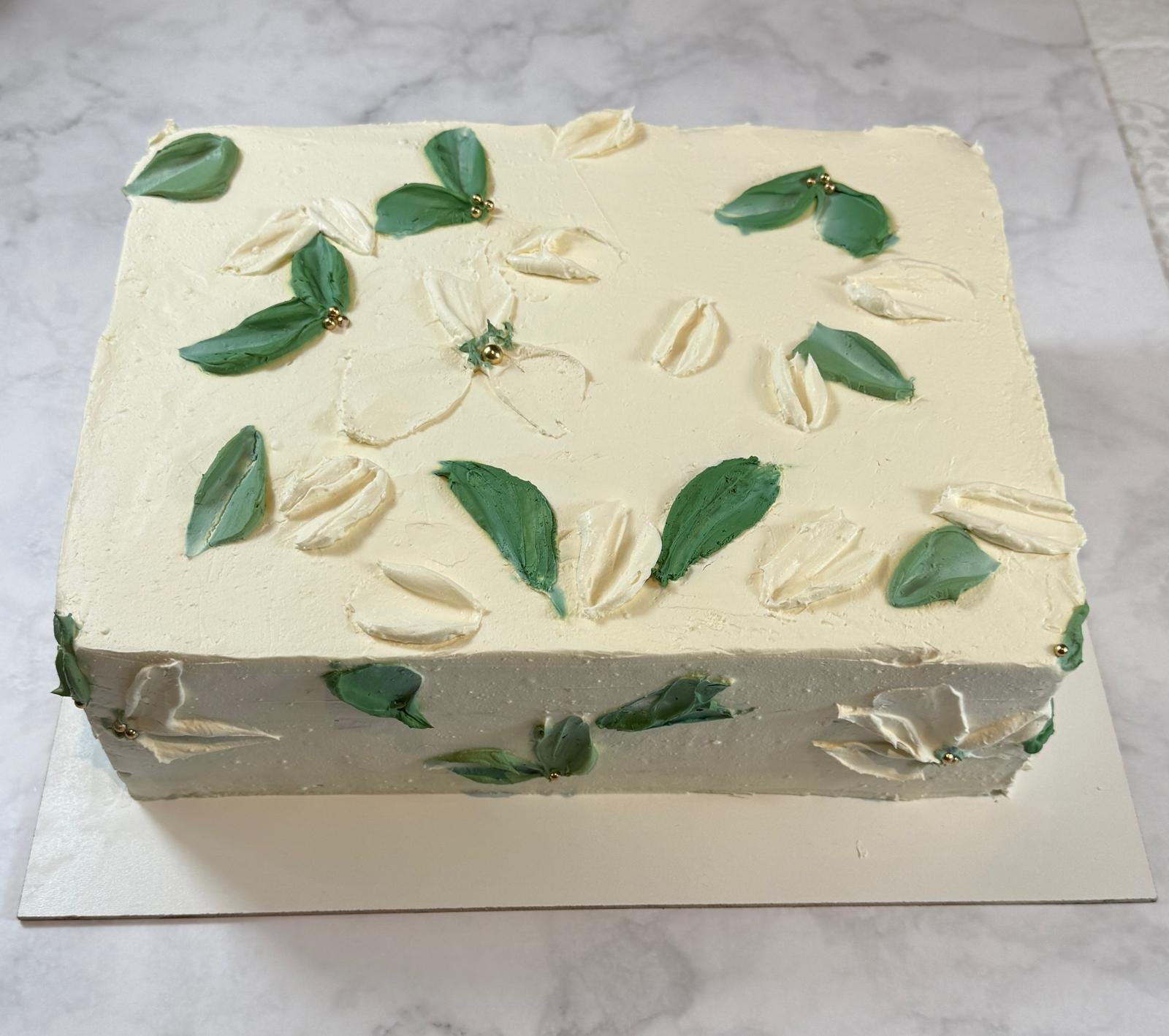 Botanische Blech-Festtagstorte from Harmonie Konditorei
